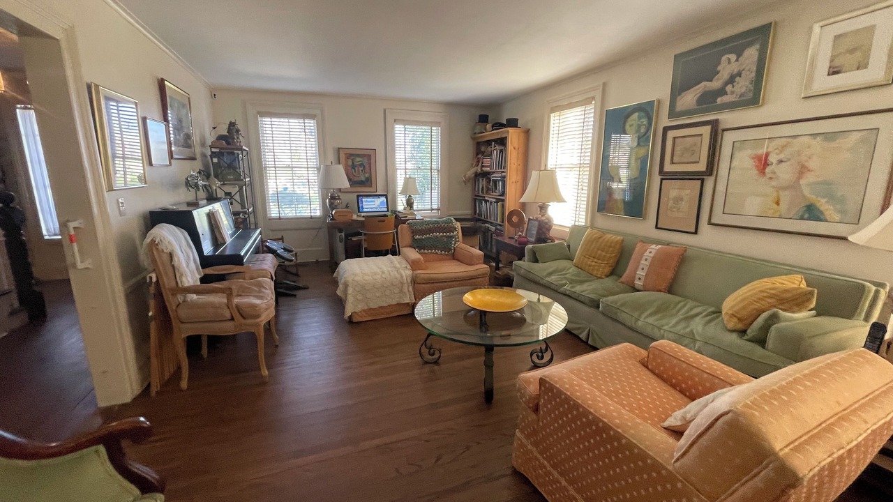 Photo of Livingroom in Village of East Hampton