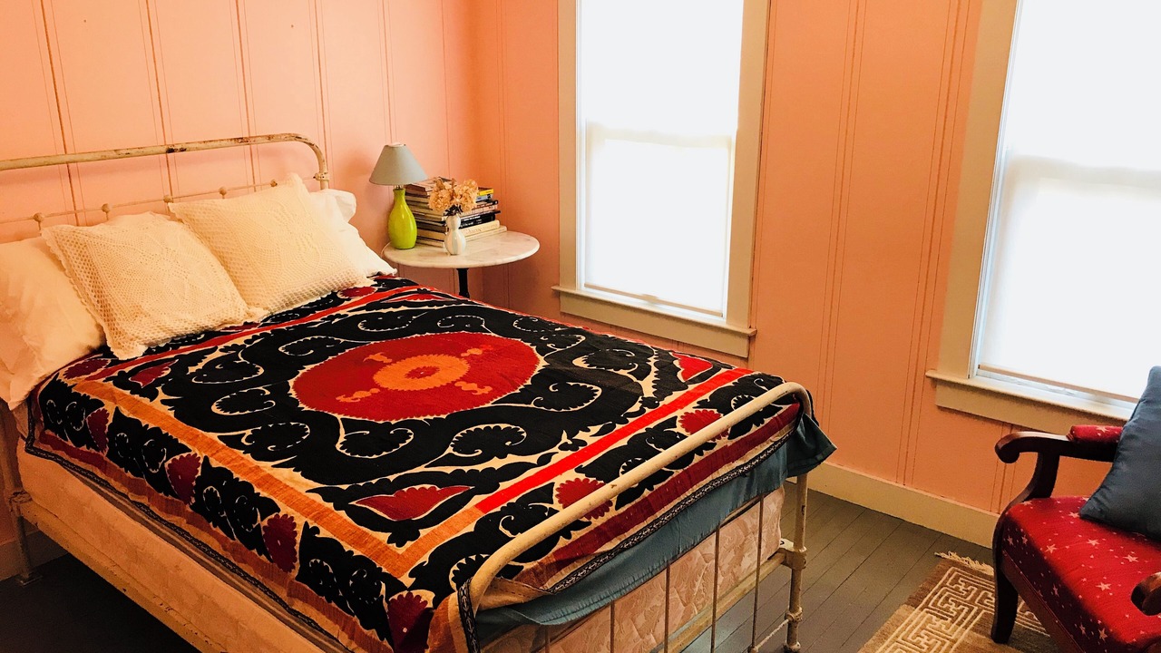 Photo of Bedroom in Roscoe