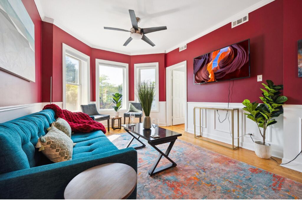 Photo of Livingroom in Wrigleyville
