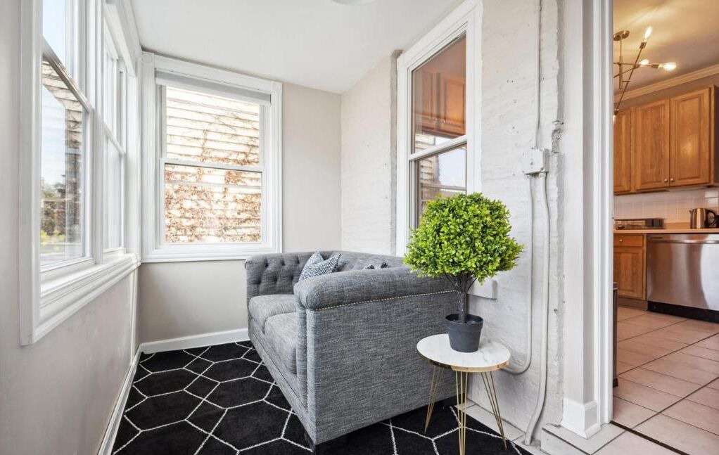 Photo of Livingroom in Wrigleyville