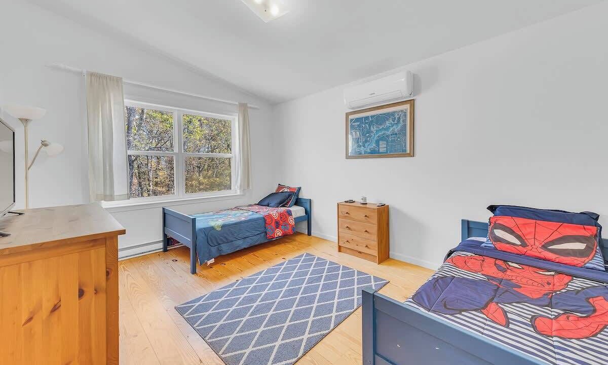 Photo of Bedroom in Rowland