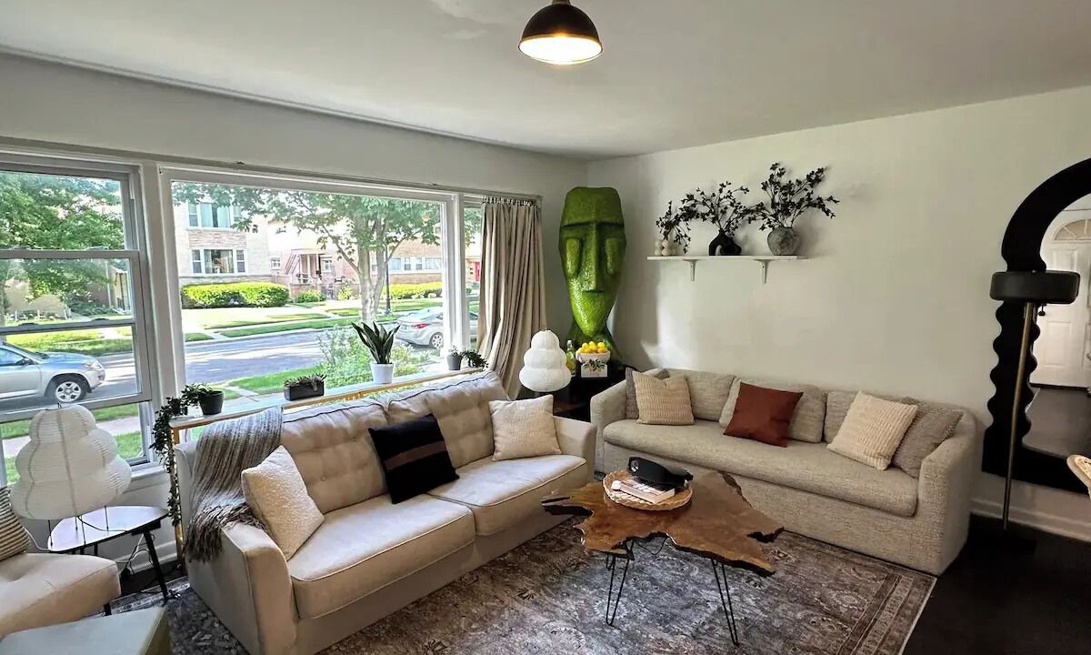 Photo of Livingroom in Evanston
