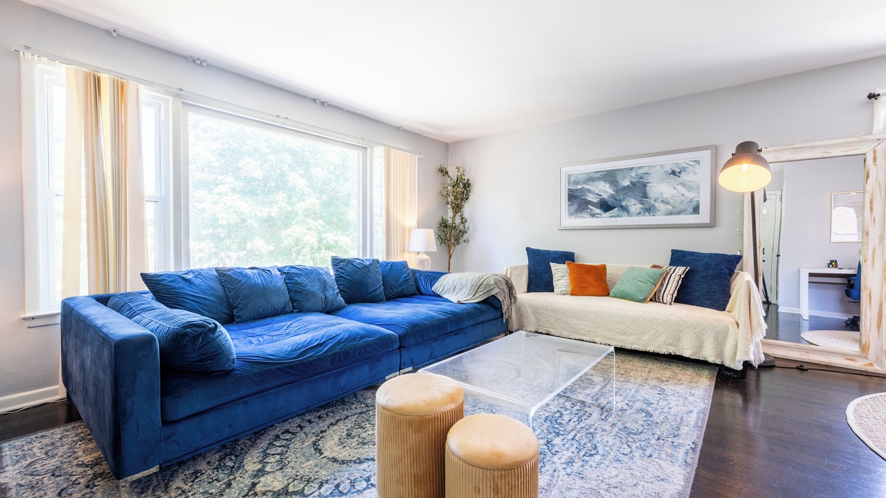 Photo of Livingroom in Evanston