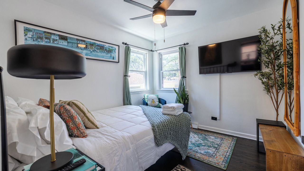 Photo of Bedroom in Evanston