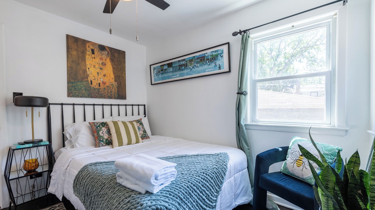 Photo of Bedroom in Evanston