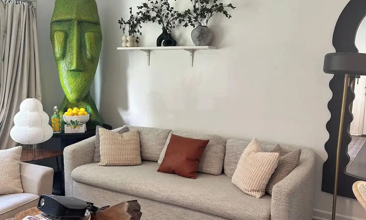 Photo of Livingroom in Evanston