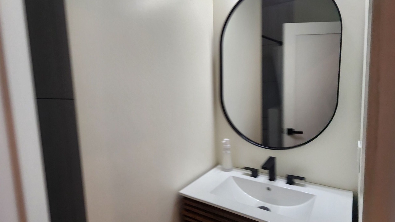 Photo of Bathroom in Ladera Heights