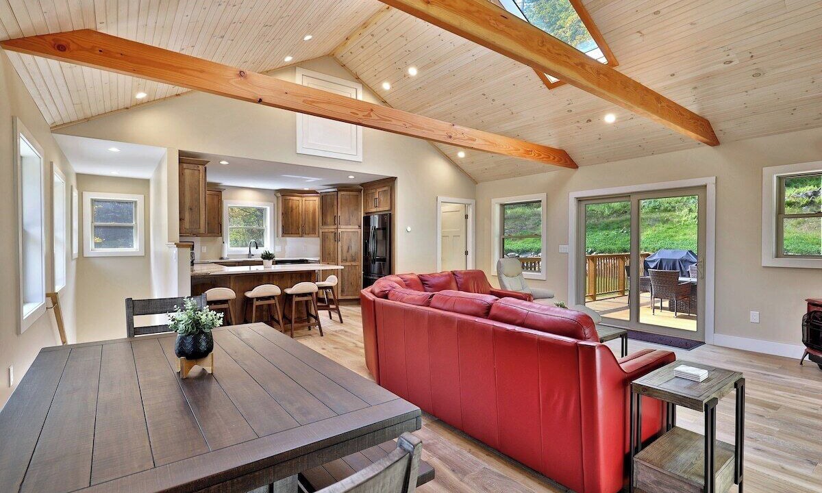 Photo of Livingroom in Pittsfield