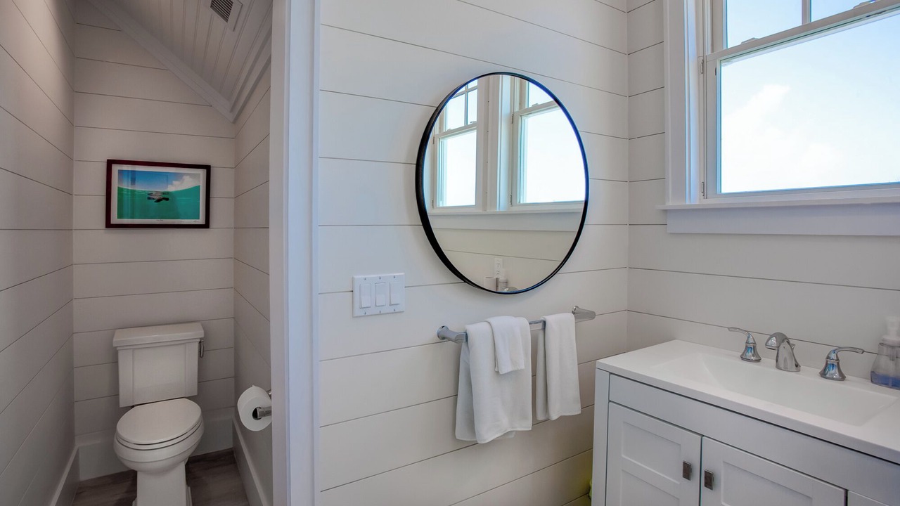 Photo of Bathroom in Lubbers Quarters Cay