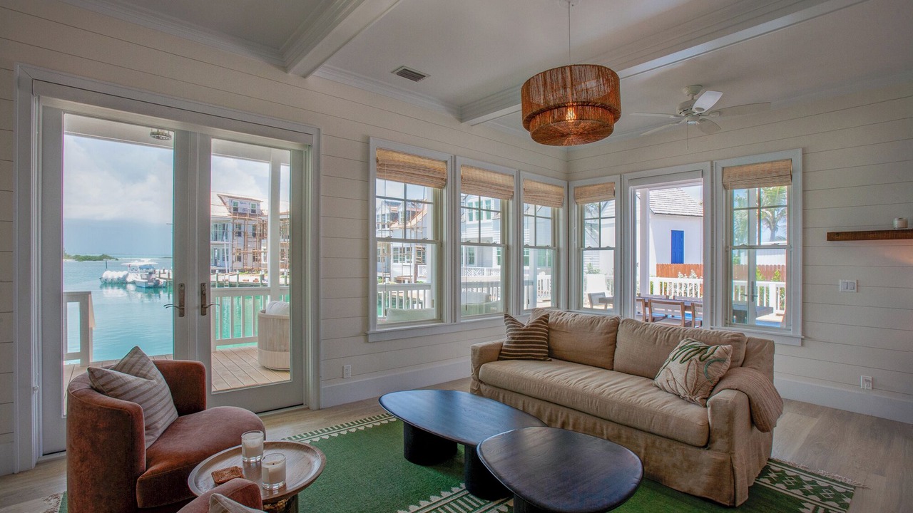Photo of Livingroom in Lubbers Quarters Cay