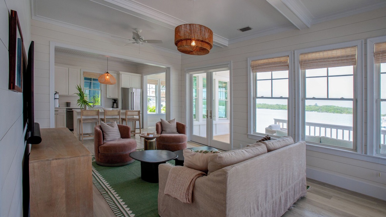 Photo of Livingroom in Lubbers Quarters Cay