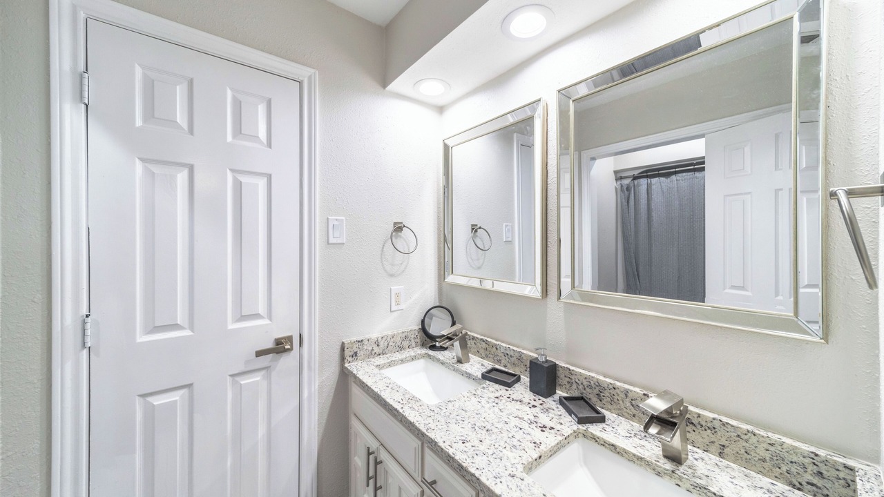 Photo of Bathroom in Rowlett