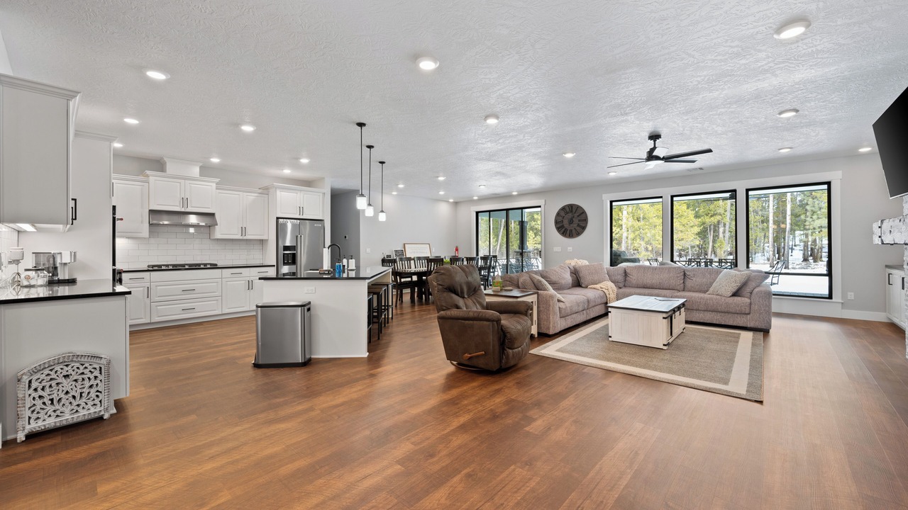 Photo of Livingroom in Three Rivers