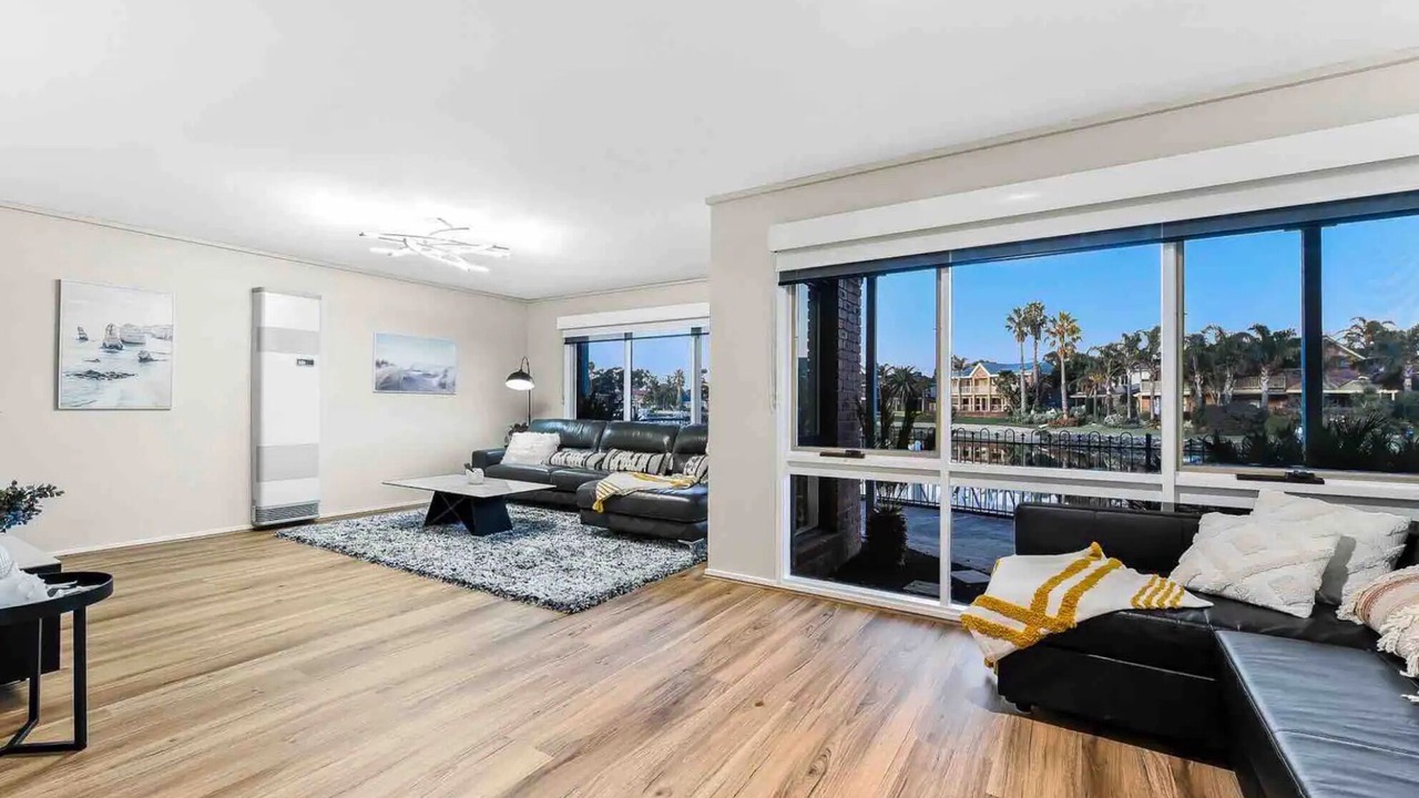 Photo of Livingroom in Patterson Lakes