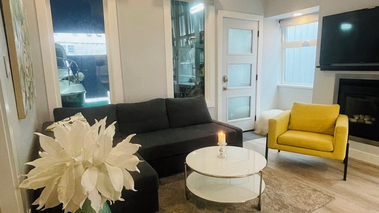 Photo of Livingroom in Lower Lonsdale