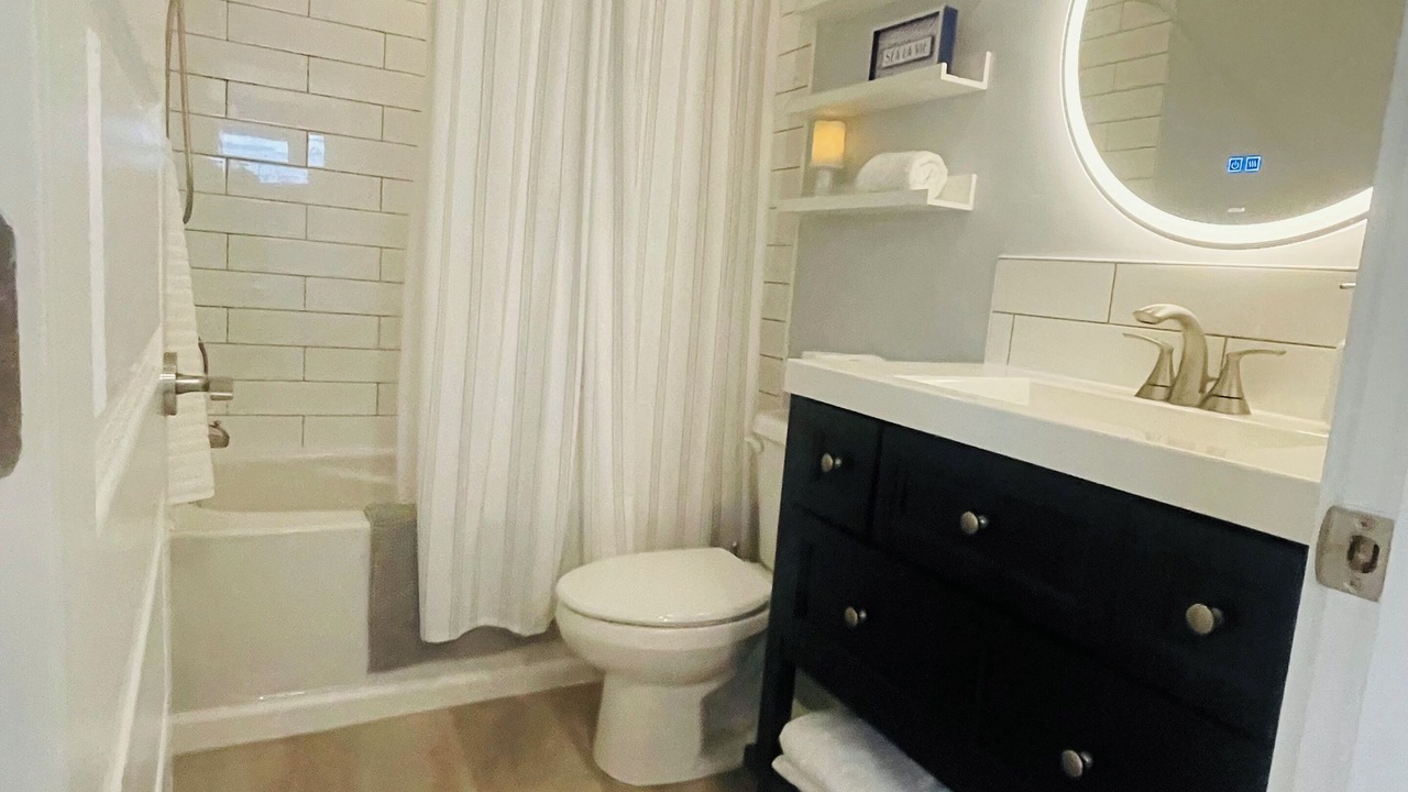 Photo of Bathroom in Lower Lonsdale