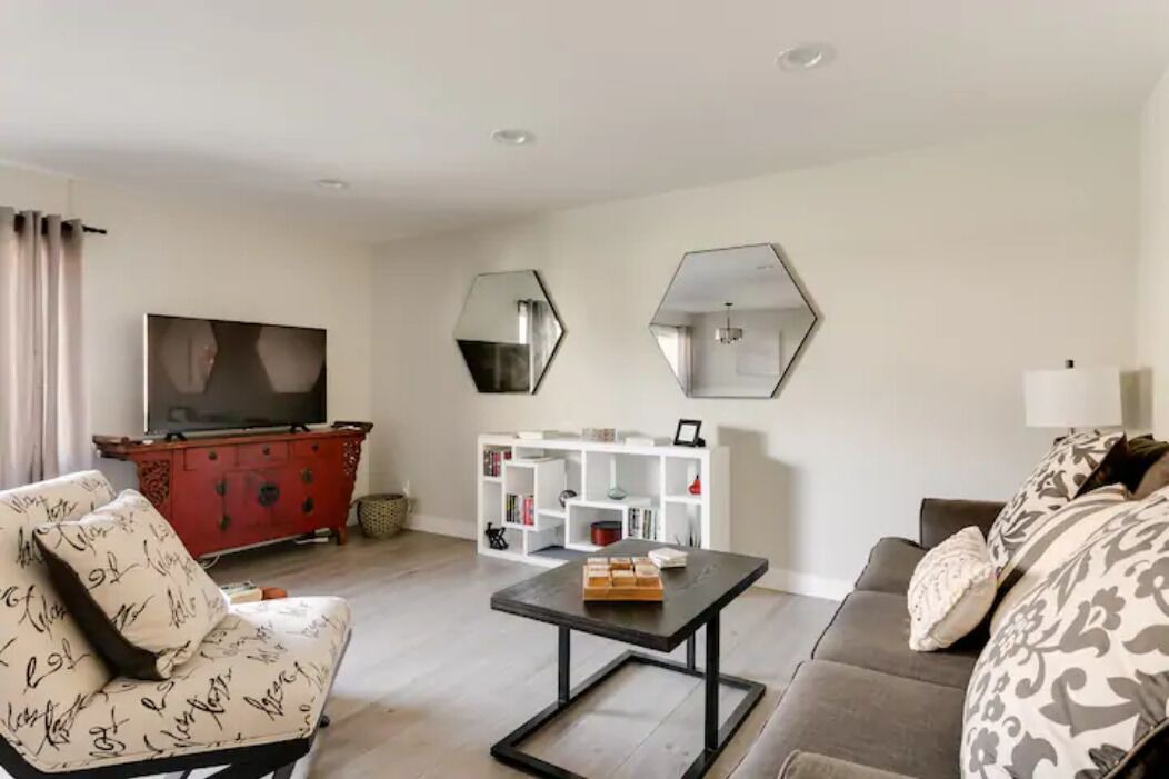Photo of Livingroom in Valley Village