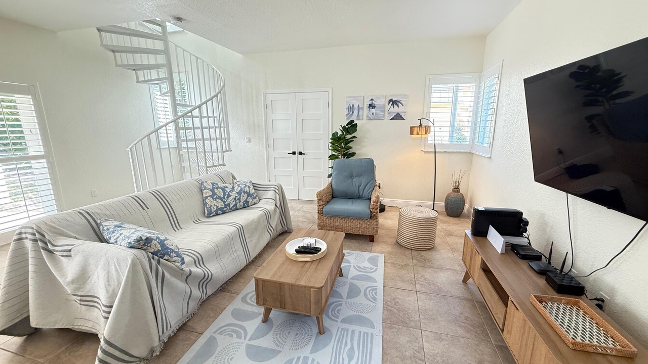 Photo of Livingroom in Alice Town