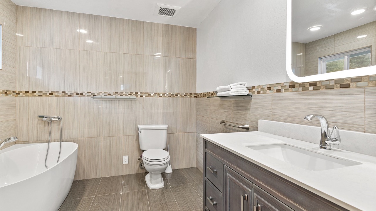 Photo of Bathroom in Park Pacifica