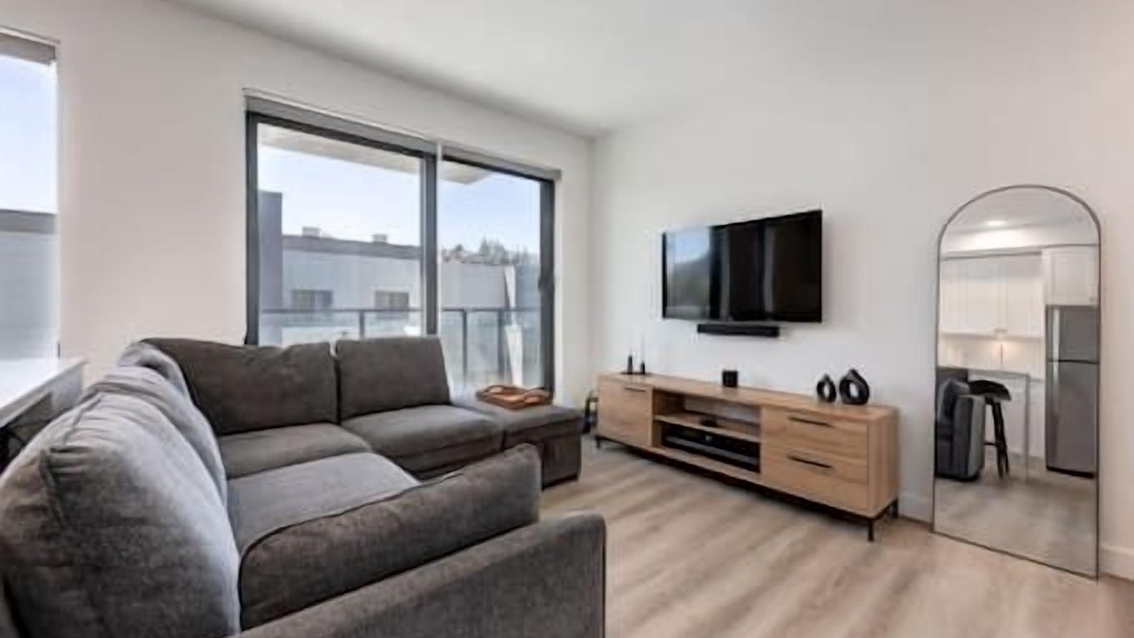 Photo of Livingroom in Bridgeland