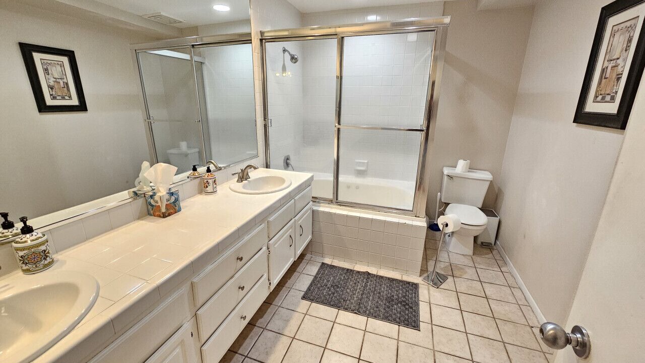 Photo of Bathroom in Ocean Park
