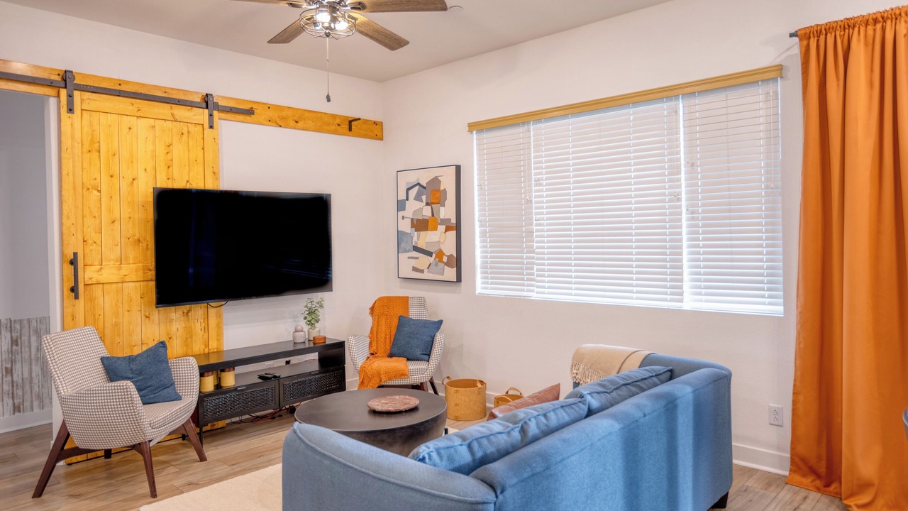 Photo of Livingroom in Stevenson Ranch