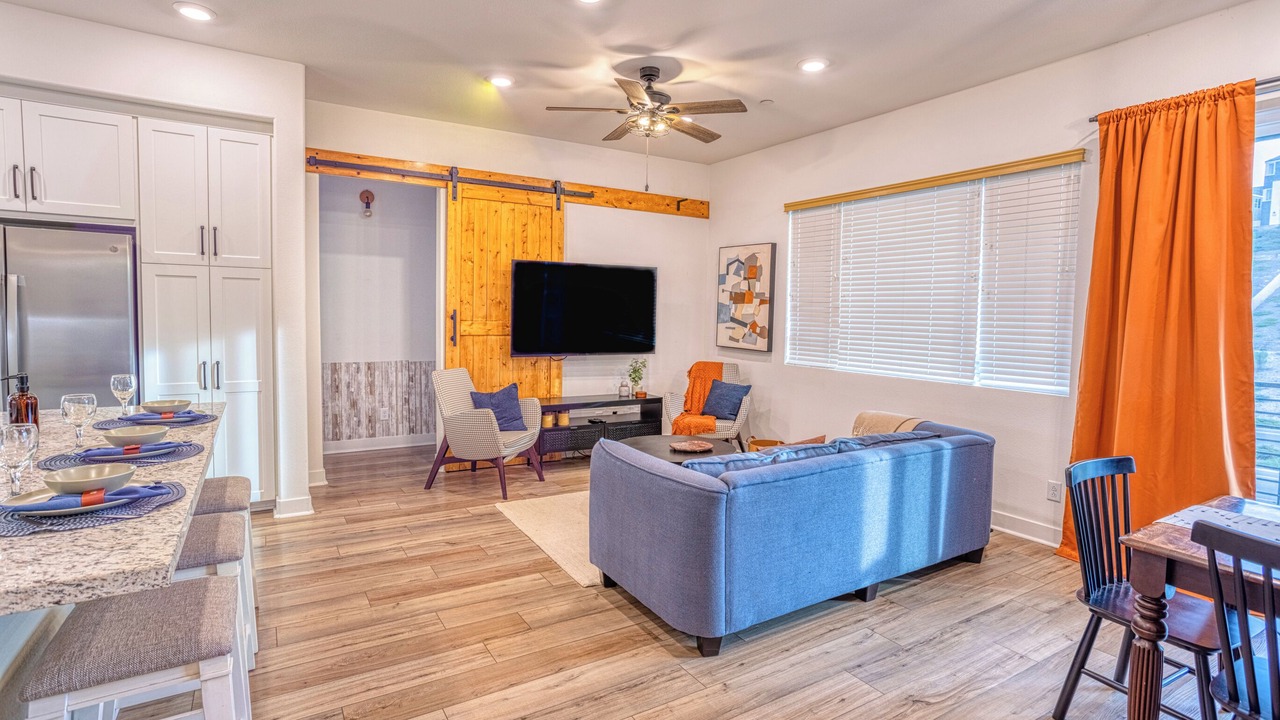 Photo of Livingroom in Stevenson Ranch
