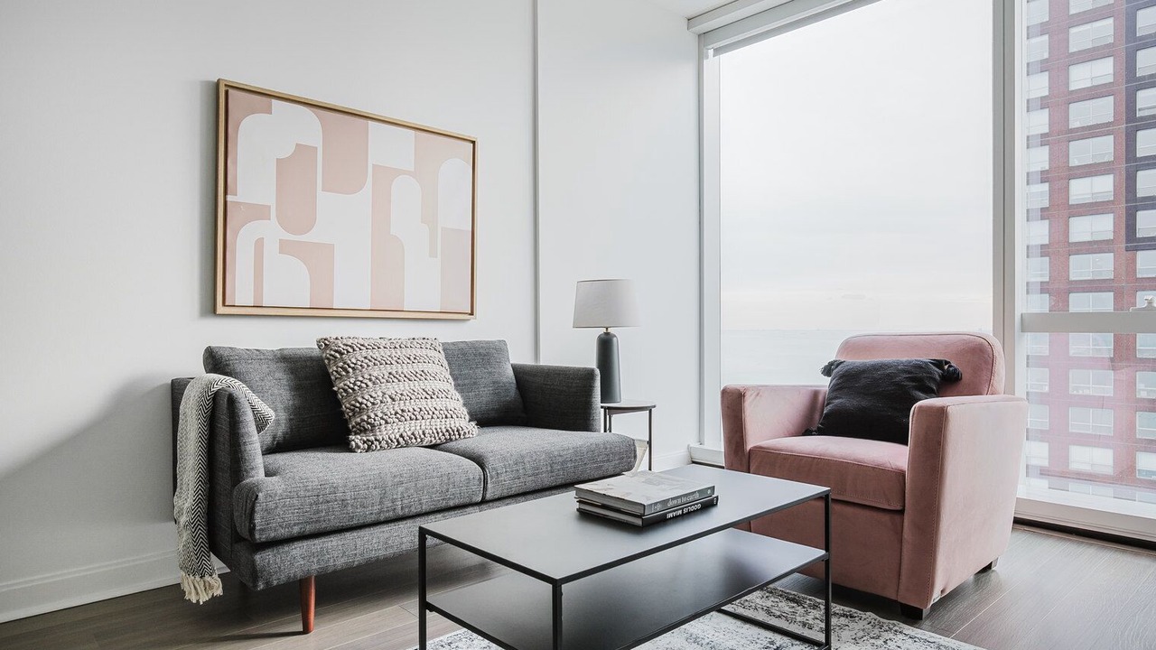Photo of Livingroom in Streeterville