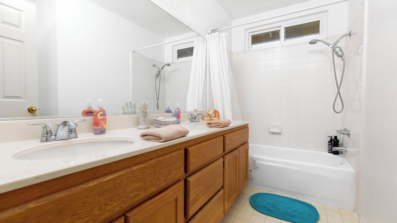 Photo of Bathroom in Castaic