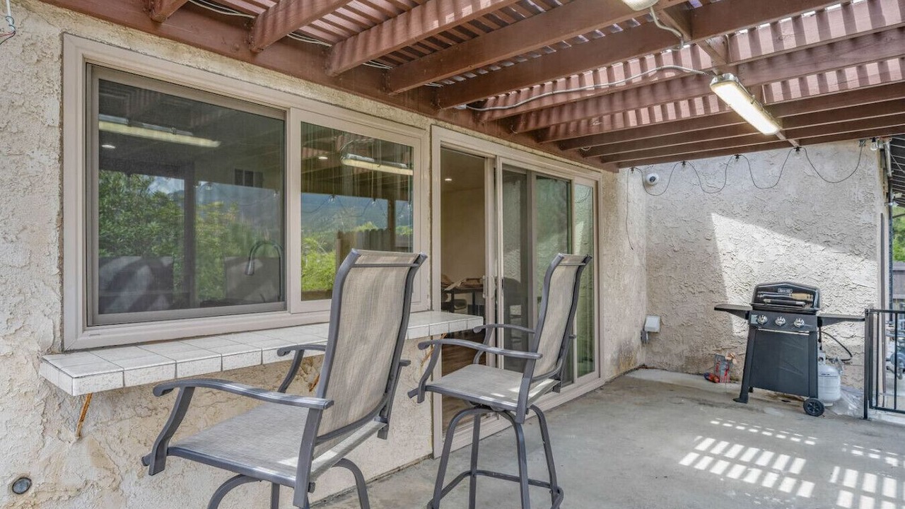Photo of Patio Balcony in Sunland-Tujunga