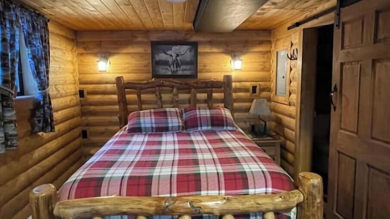 Photo of Bedroom in Winfield