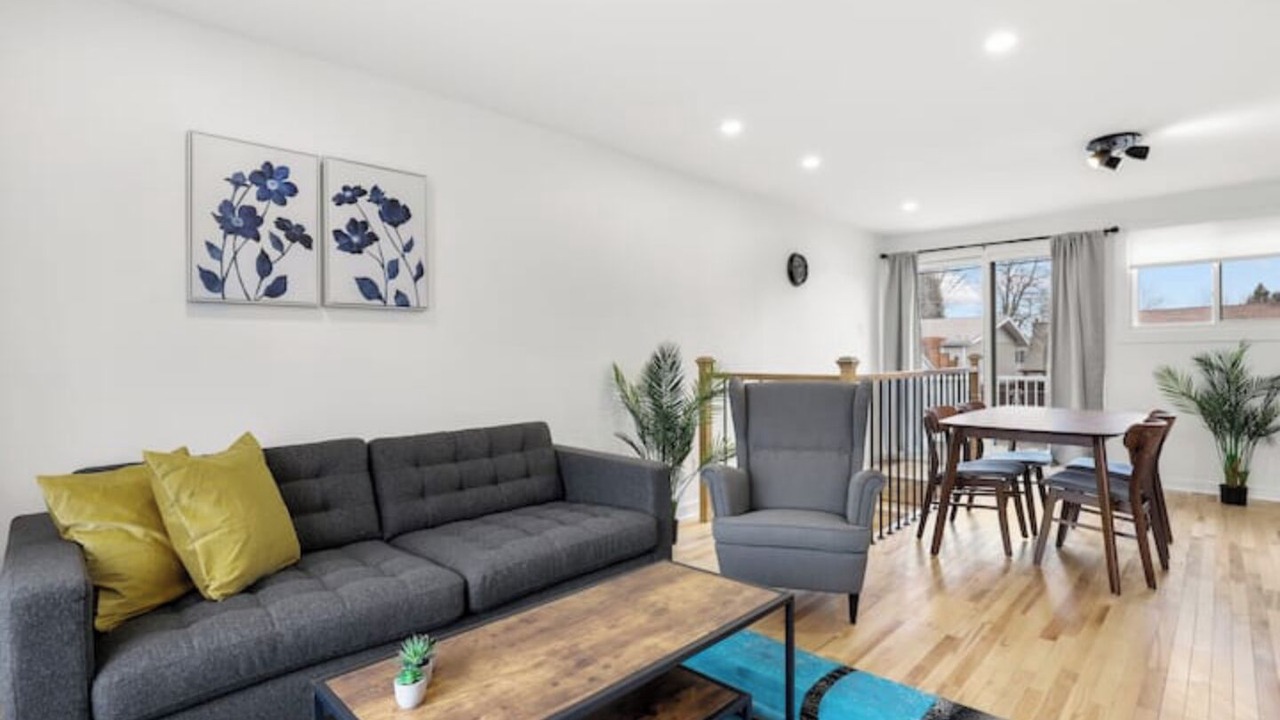 Photo of Livingroom in Brossard