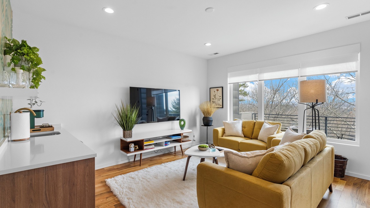 Photo of Livingroom in East Ridge