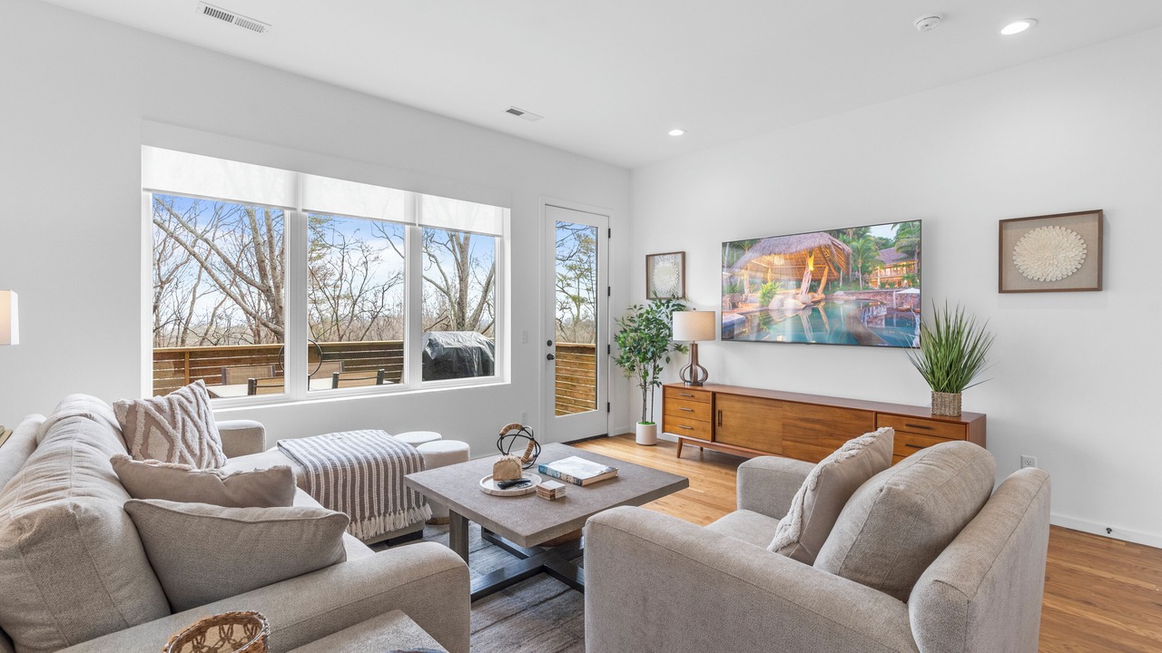 Photo of Livingroom in East Ridge