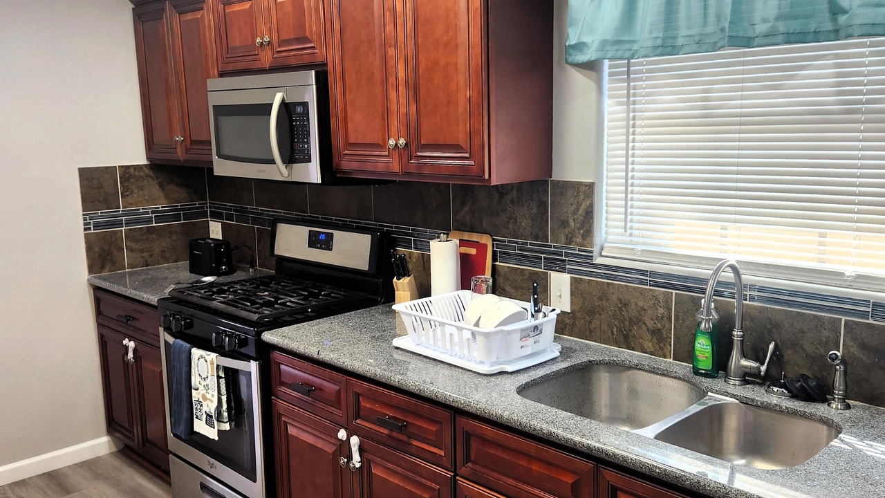 Photo of Kitchen in Northwest Los Angeles Heights