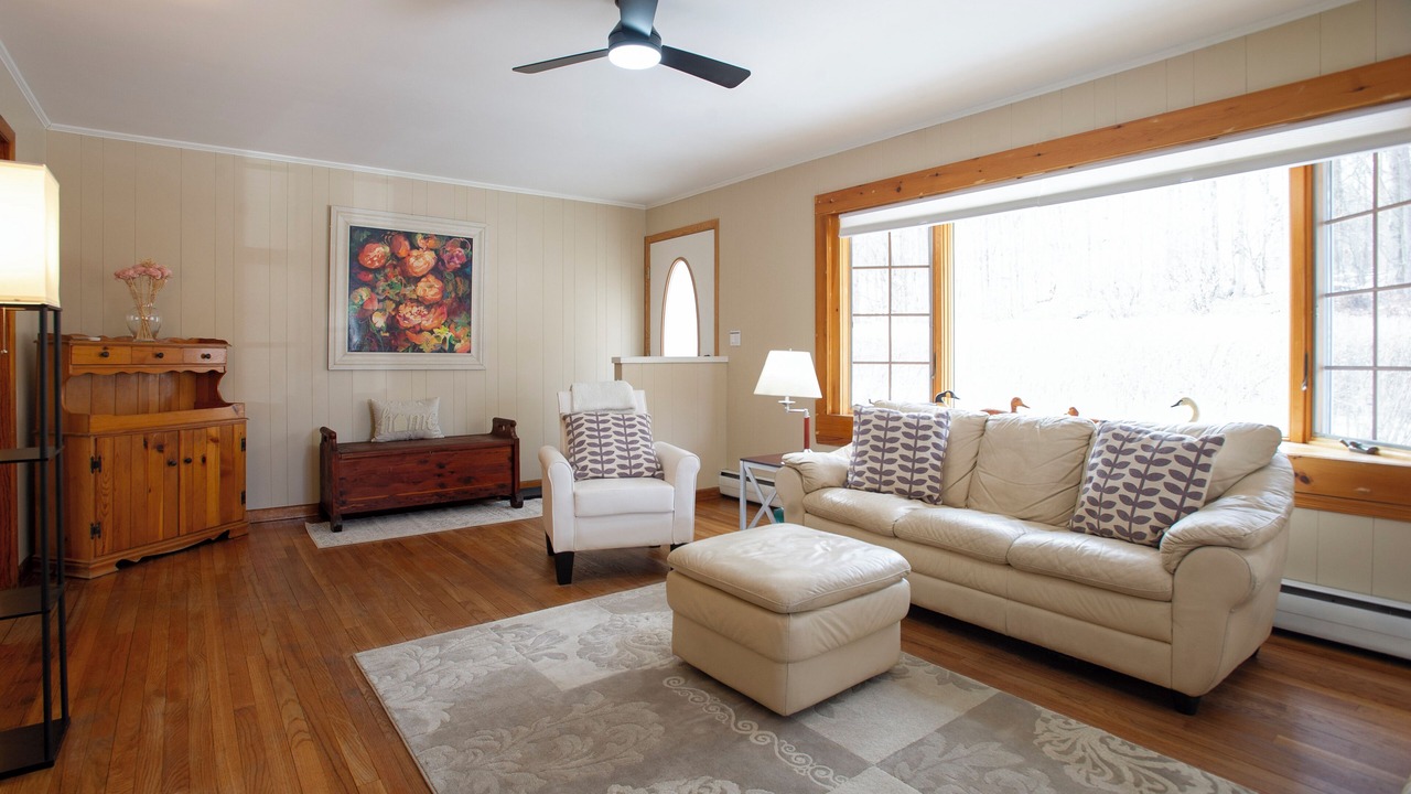 Photo of Livingroom in White Mills