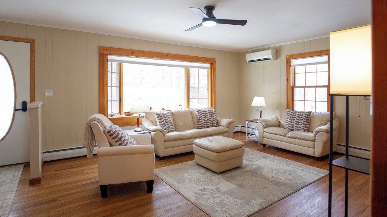 Photo of Livingroom in White Mills