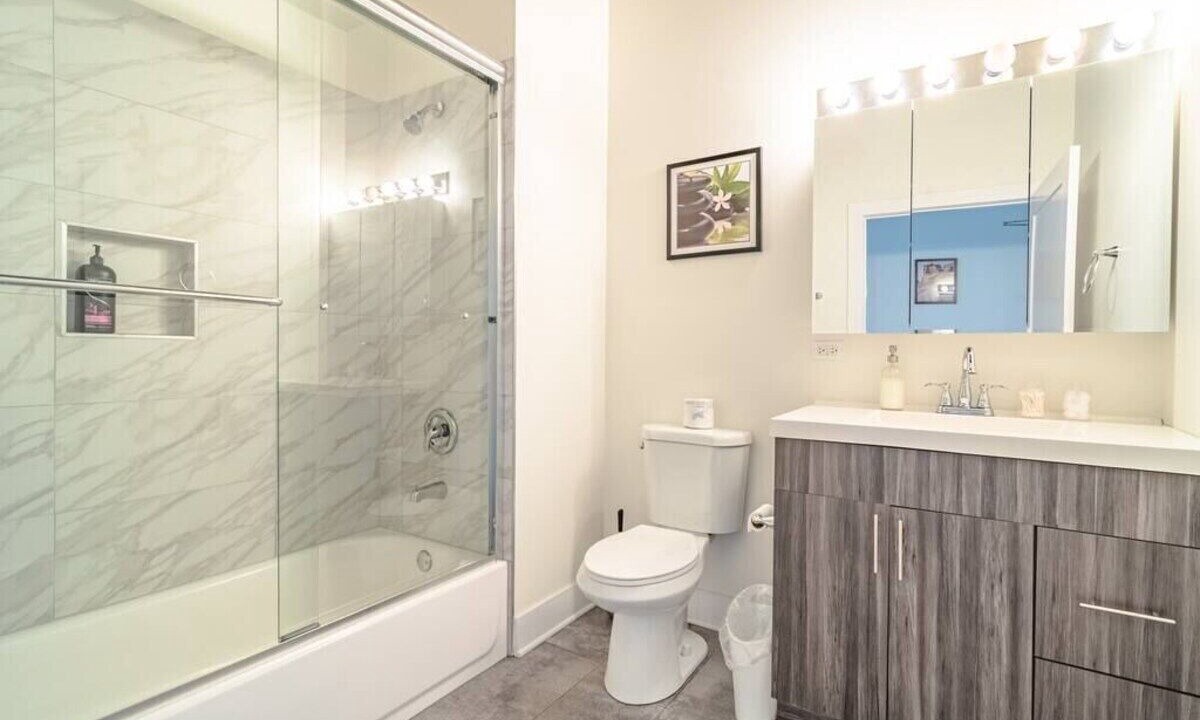 Photo of Bathroom in Near South Side