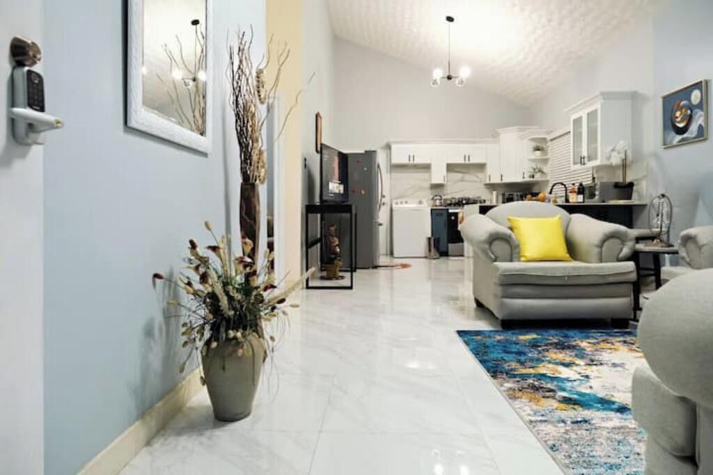 Photo of Livingroom in Caribbean Estates