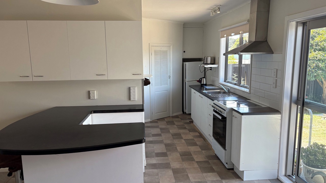 Photo of Kitchen in Waitarere Beach