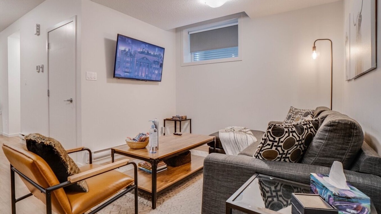Photo of Livingroom in Jasper Place