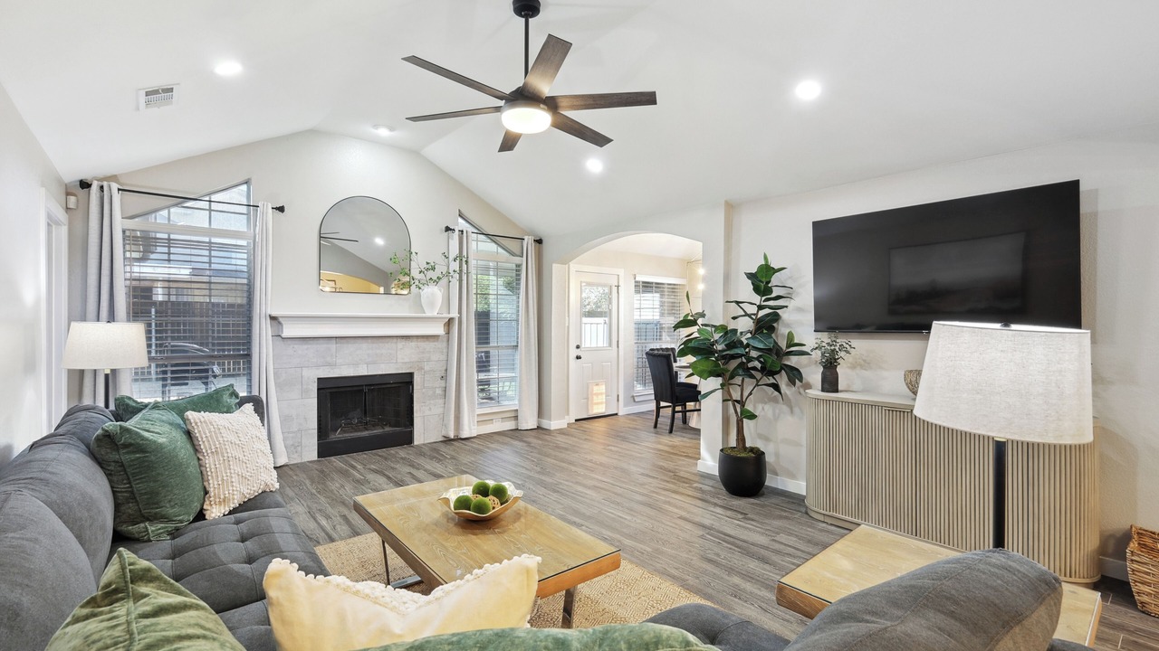 Photo of Livingroom in Flower Mound