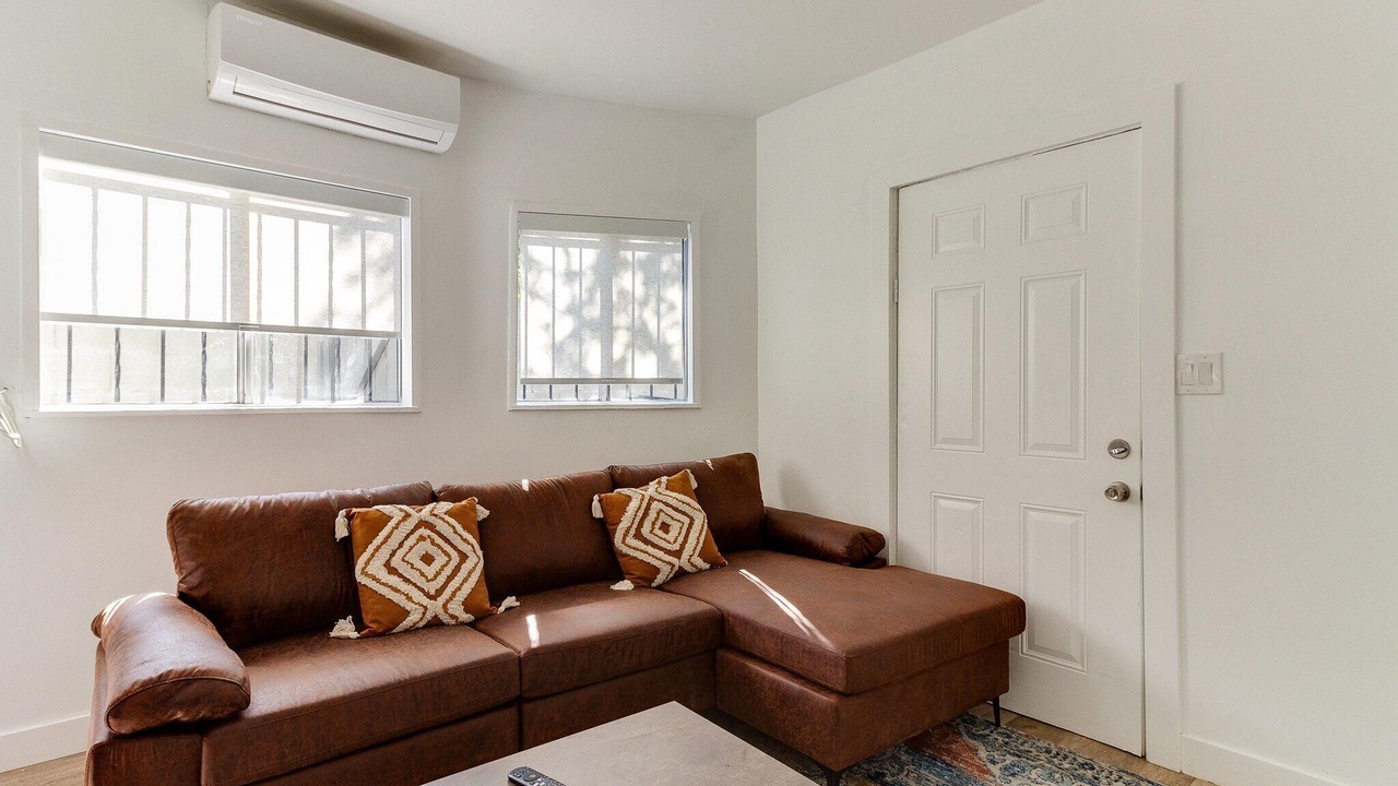 Photo of Livingroom in San Fernando
