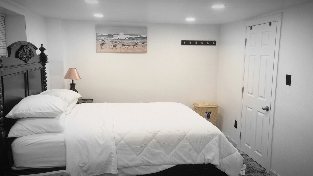 Photo of Bedroom in Stockade Historic District