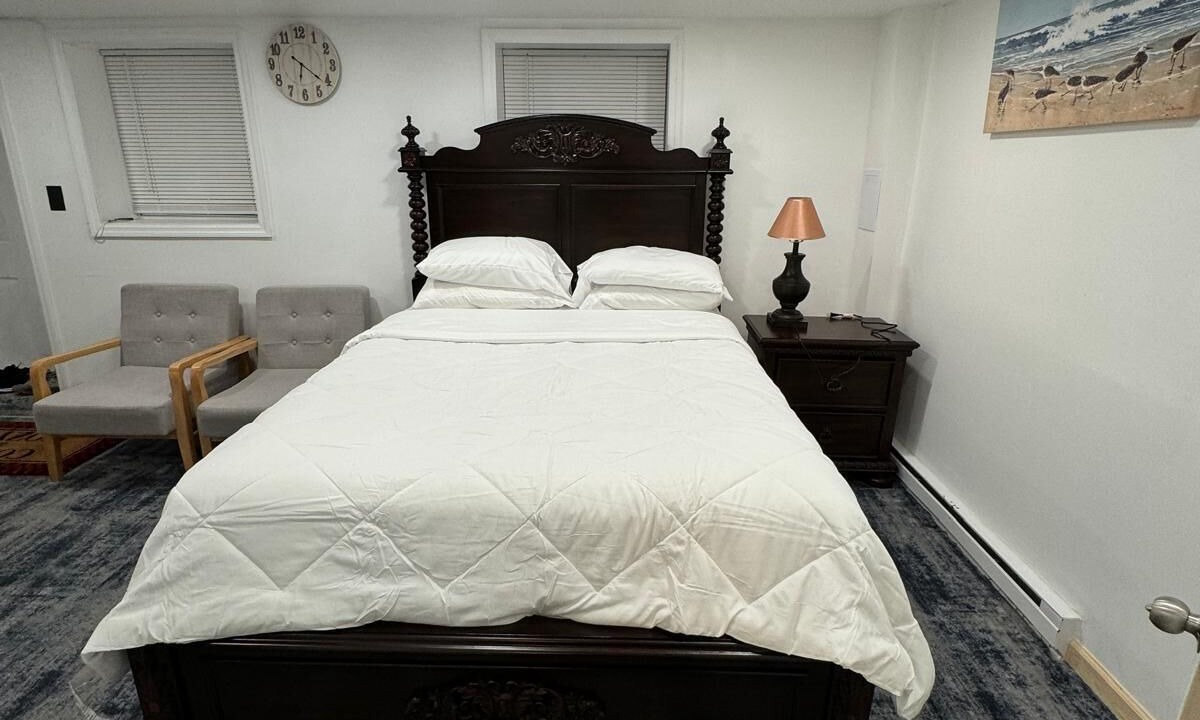 Photo of Bedroom in Stockade Historic District