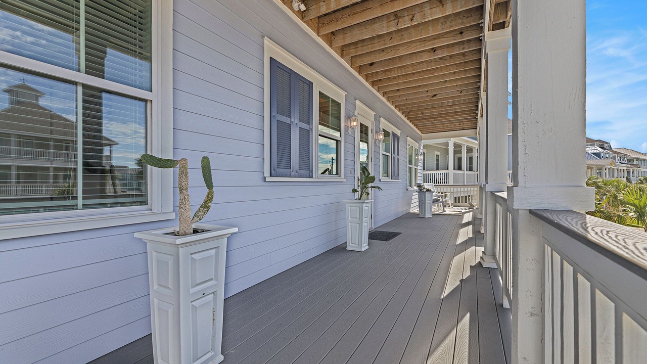 Photo of Patio Balcony in Red Fish Cove