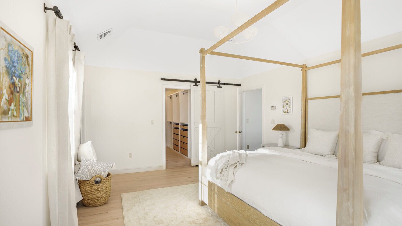 Photo of Bedroom in Southold