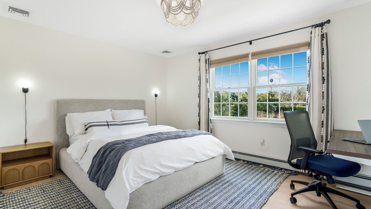 Photo of Bedroom in Southold