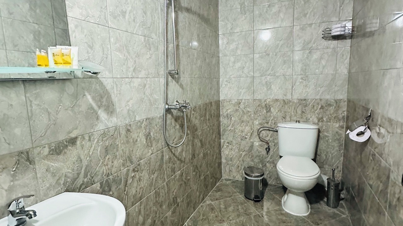 Photo of Bathroom in Shiligarnika