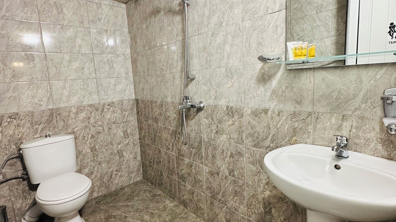 Photo of Bathroom in Shiligarnika